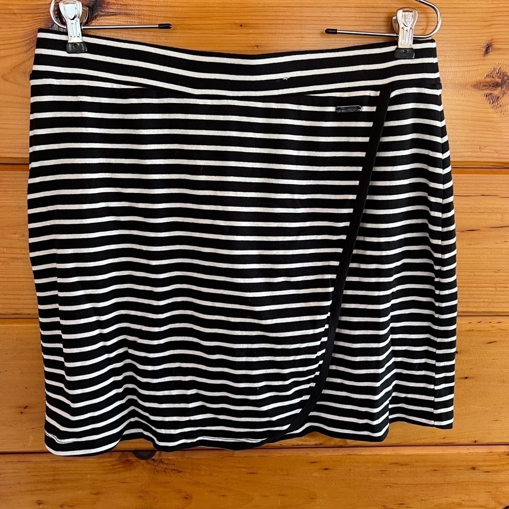Black & White Stripe Faux Wrap Skort by Jones NY M